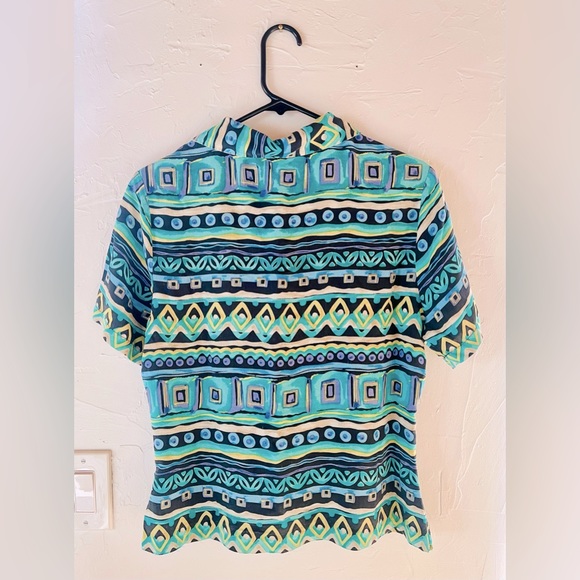 Patterned Button-up Shirt - Picture 4 of 4